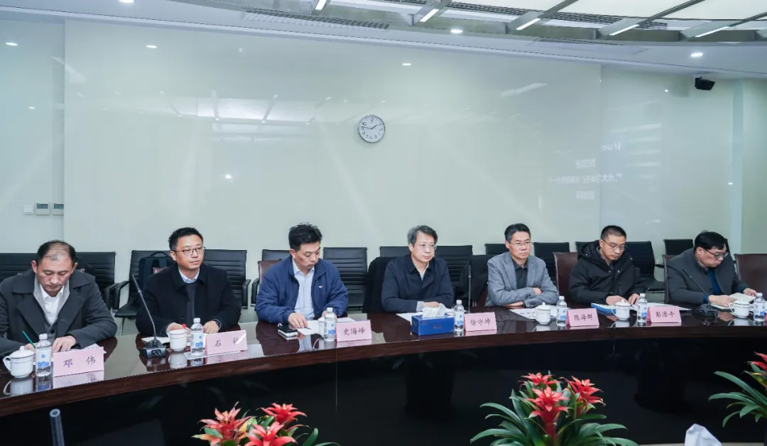 常州大学徐守坤书记、陈海群校长一行莅临18LUCK参观考察(图5)
